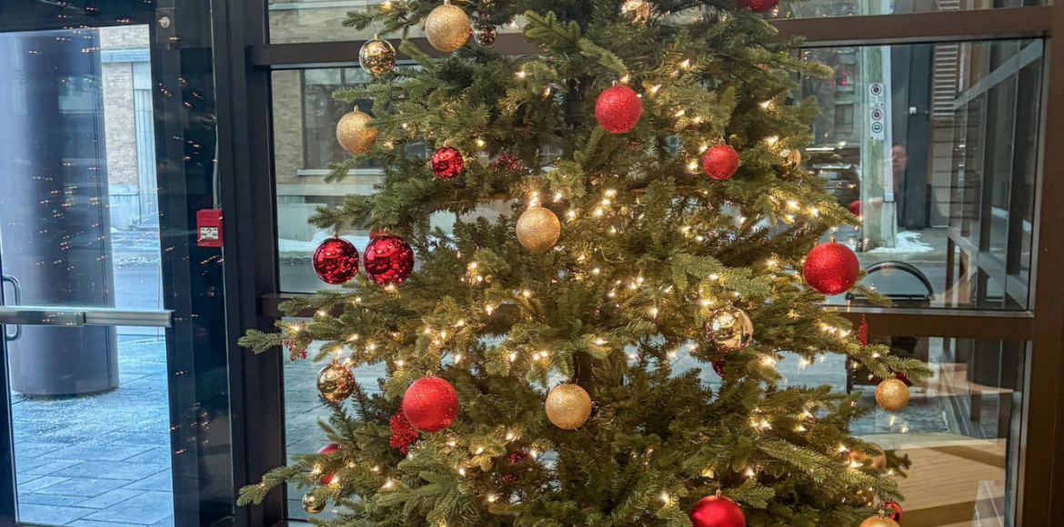 Sapin de Noël décoré en entreprise